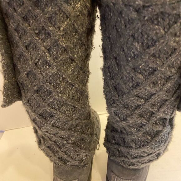 Ugg gray cardy knit boots gray size 6 - Picture 2 of 9